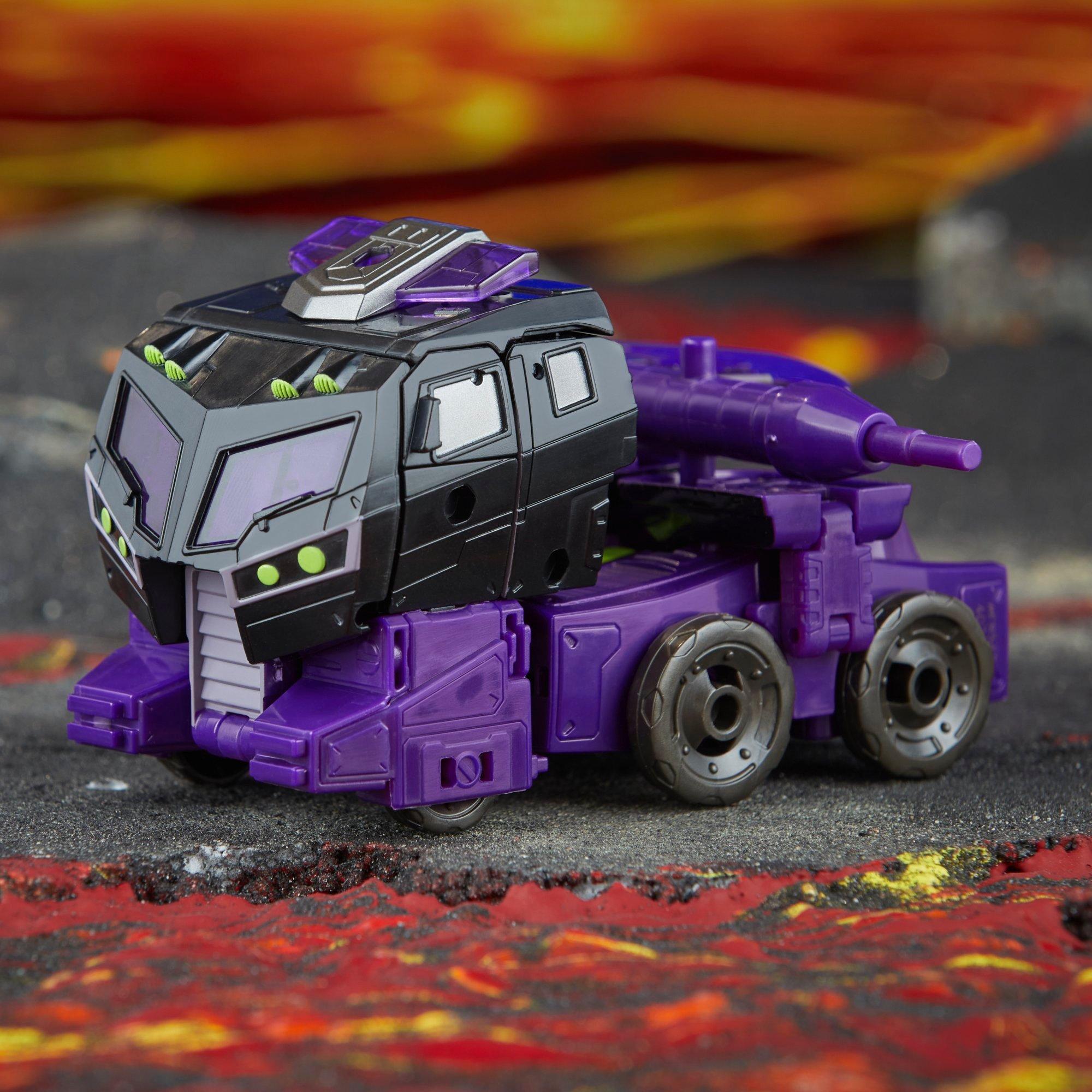 Transformers Legacy United Voyager Class Transformers: Animated Universe Decepticon Motormaster