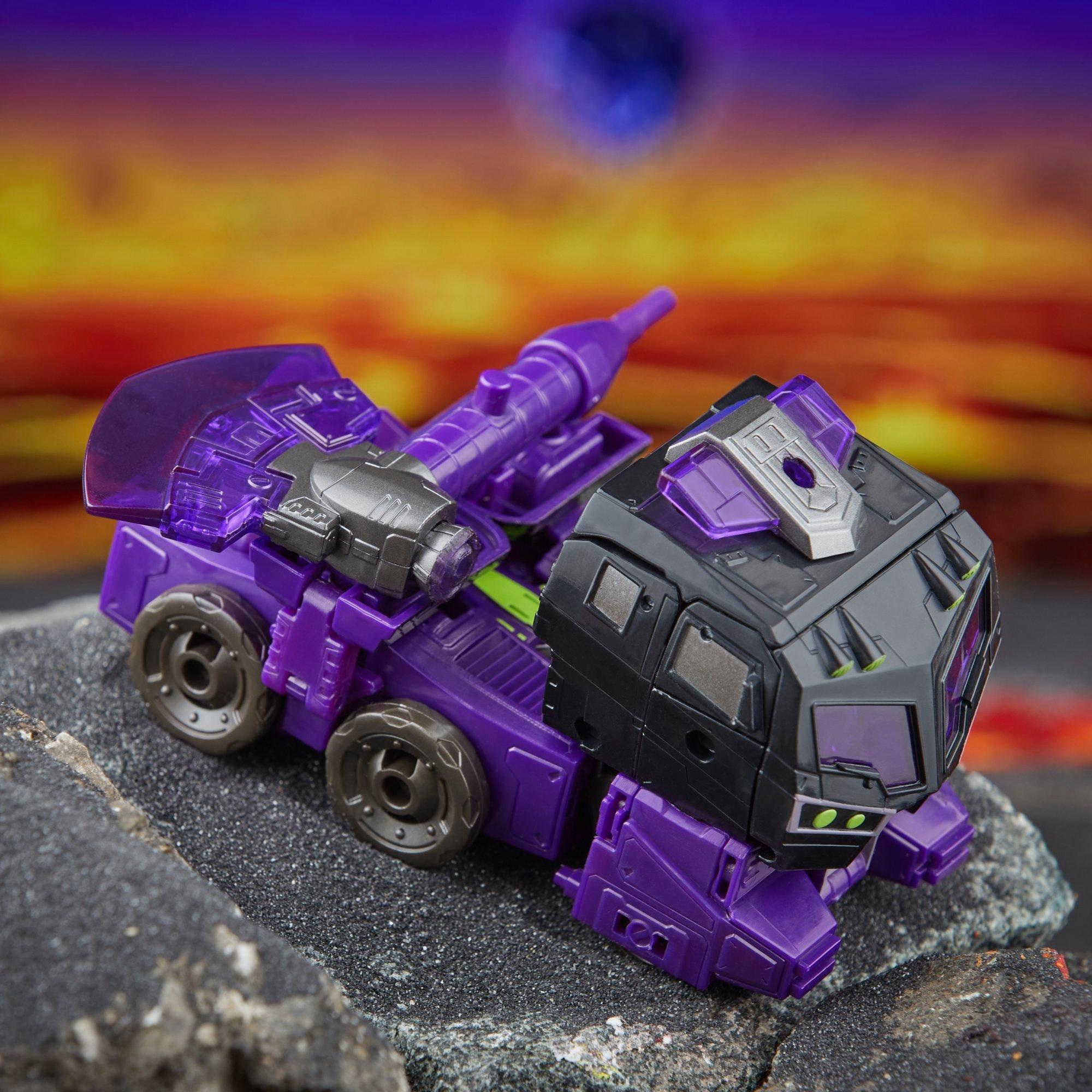 Transformers Legacy United Voyager Class Transformers: Animated Universe Decepticon Motormaster