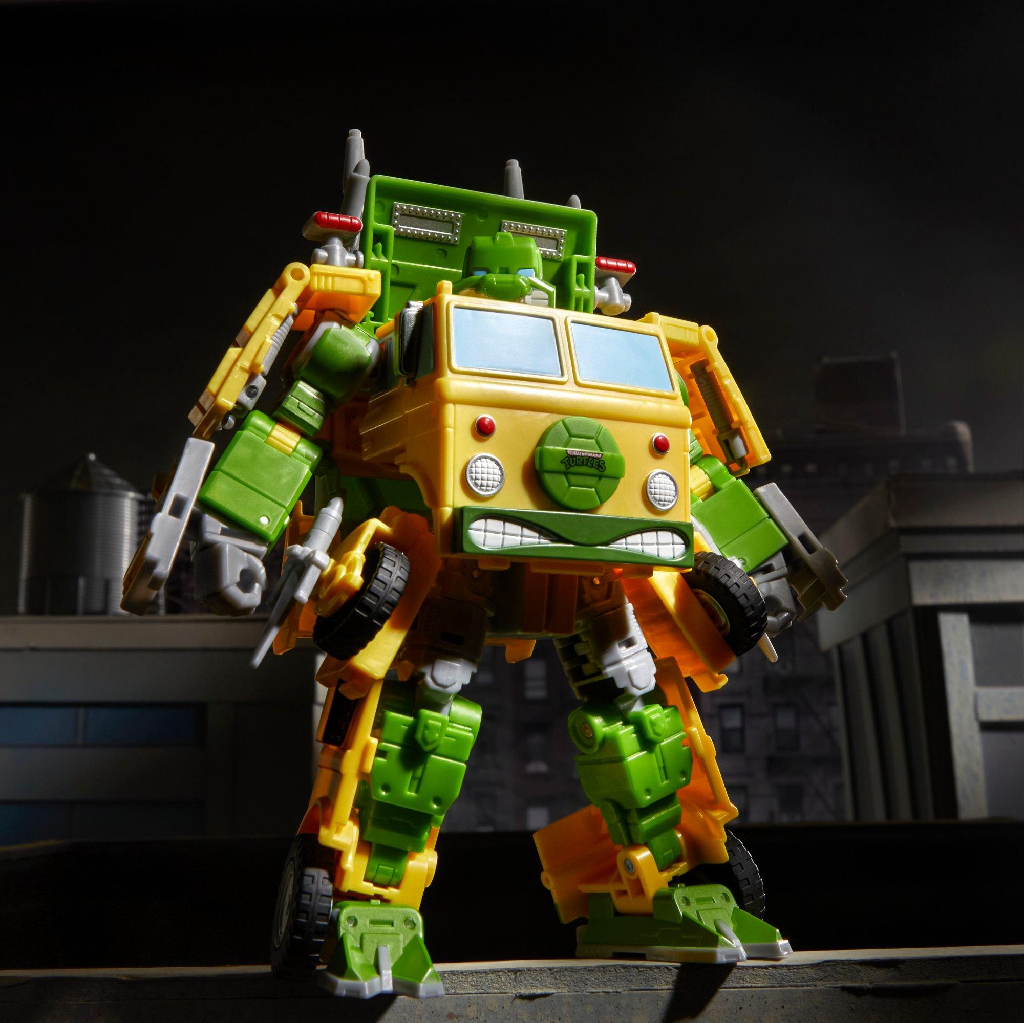 Transformers Collaborative Teenage Mutant Ninja Turtles x Transformers Party Wallop Figure