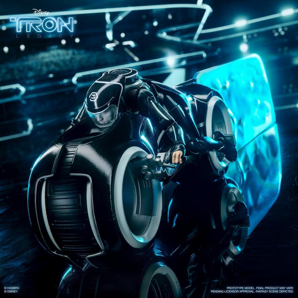 Tron: Legacy Light Cycle Power Pack with 6" Sam Flynn